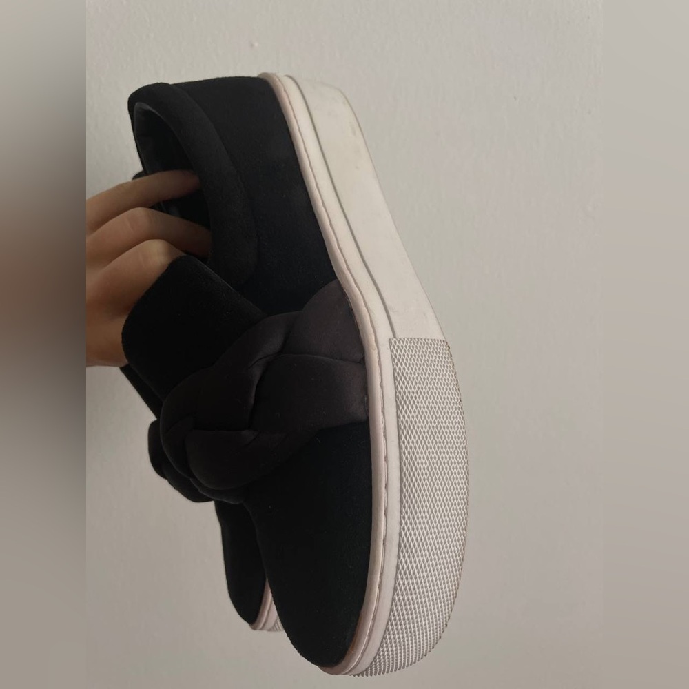 Sneakers - Picture 5 of 6